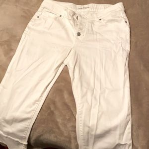 White denim capris